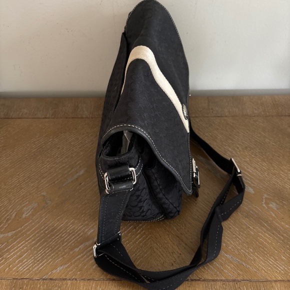 Vintage Coach Black Signature Messenger Jacquard Handbag - Picture 4 of 8